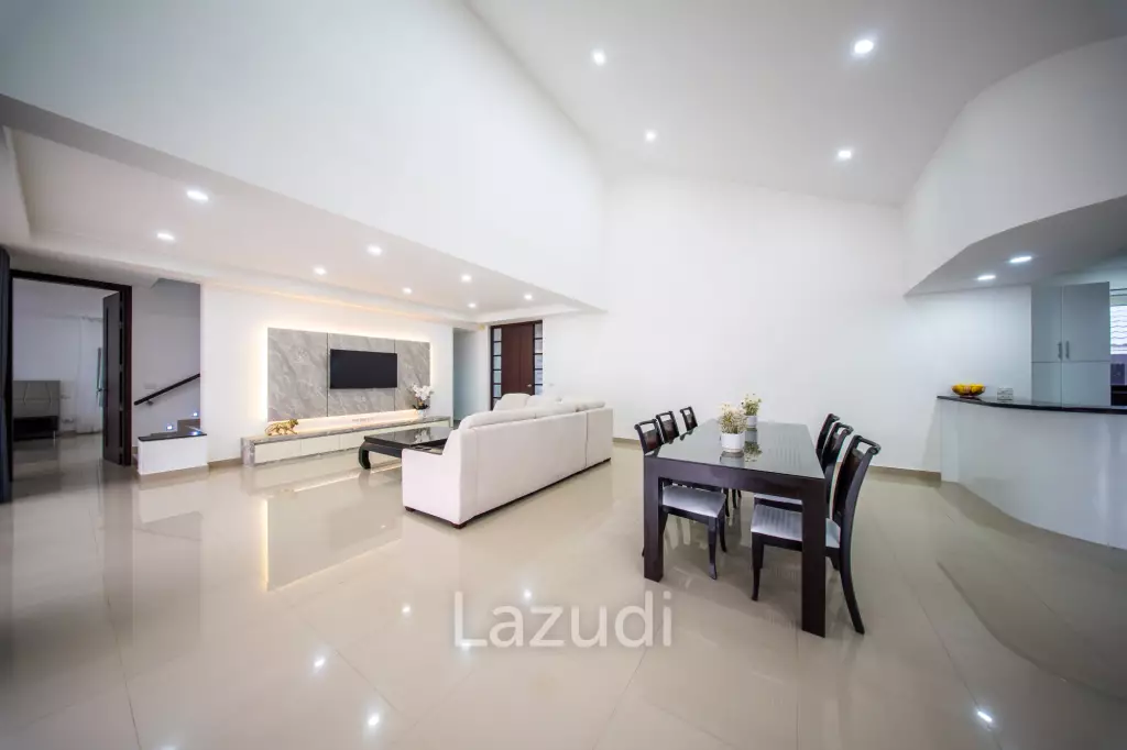 Exquisite Private Luxury Villa in Nong Mai Kaen