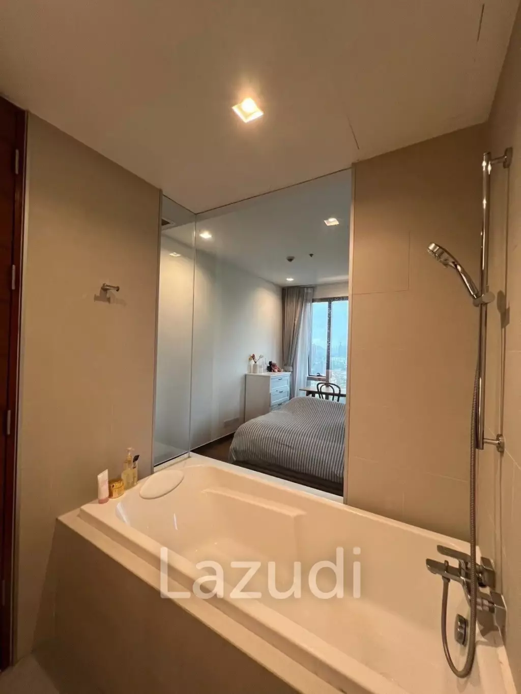 2 bed 2 bath condo 70 sqm at Ashton Morph 38 for rent and sale