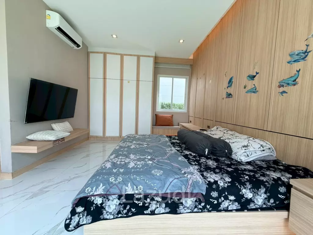 Luxury 2-Story Pool Villa for Sale Narita Pattaya