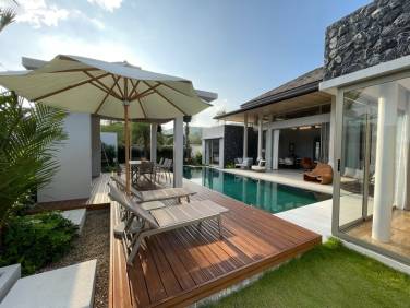 Luxury 3-Bedroom Pool Villa for Sale at Botanica Lakeside