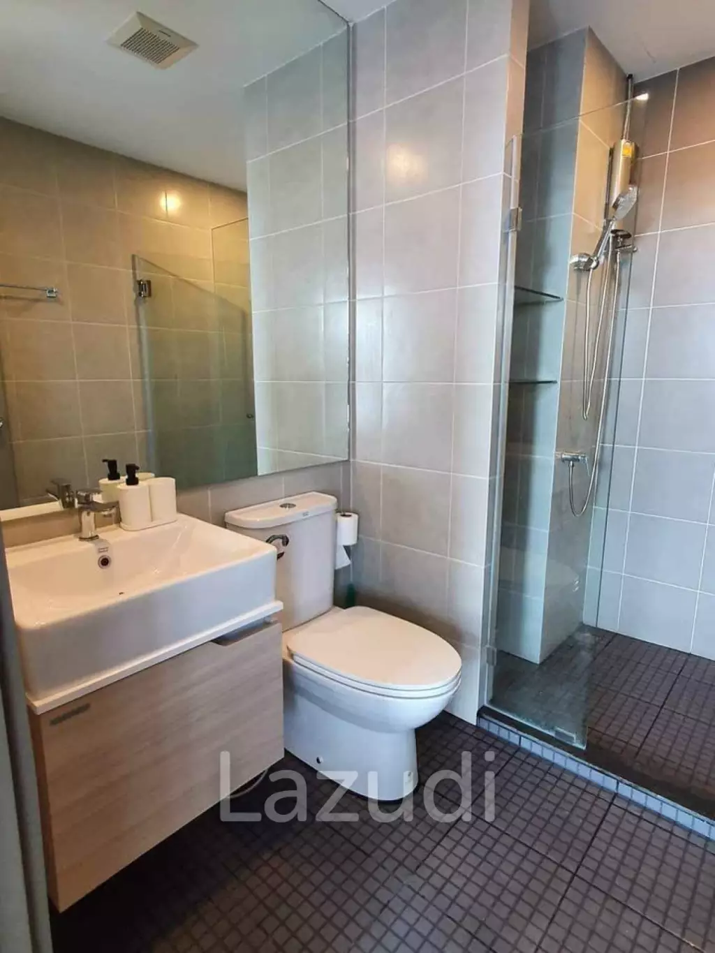 47 sqm condo on 28th floor at IDEO O2 Bangna Bangkok