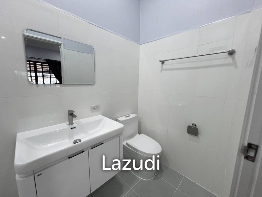 Newly built Modern House with 3 Bedrooms near city.