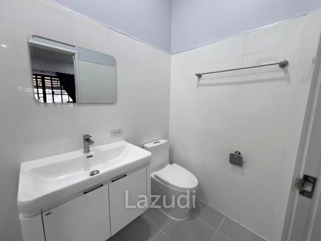 Newly built Modern House with 3 Bedrooms near city.