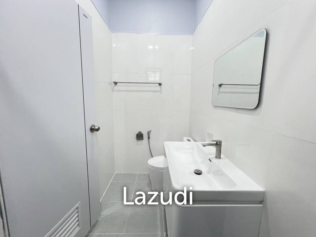 Newly built Modern House with 3 Bedrooms near city.