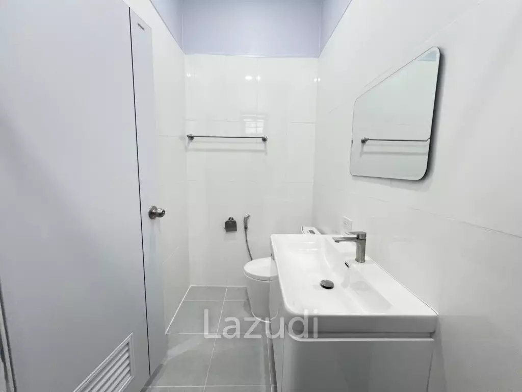 Newly built Modern House with 3 Bedrooms near city.