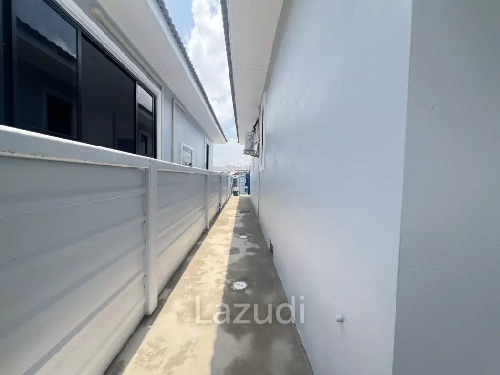 Newly built Modern House with 3 Bedrooms near city.