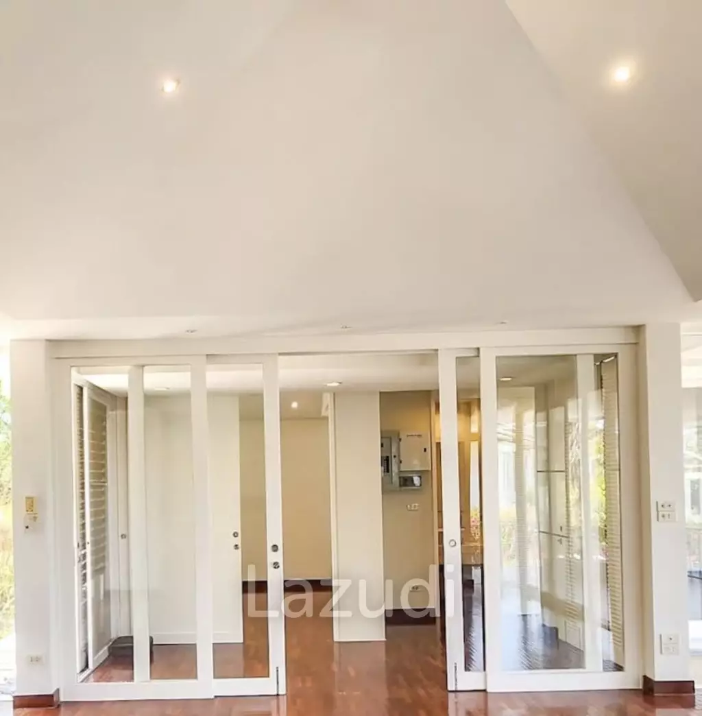 PALM HILLS  : 3 bed exclusive house in Golf course