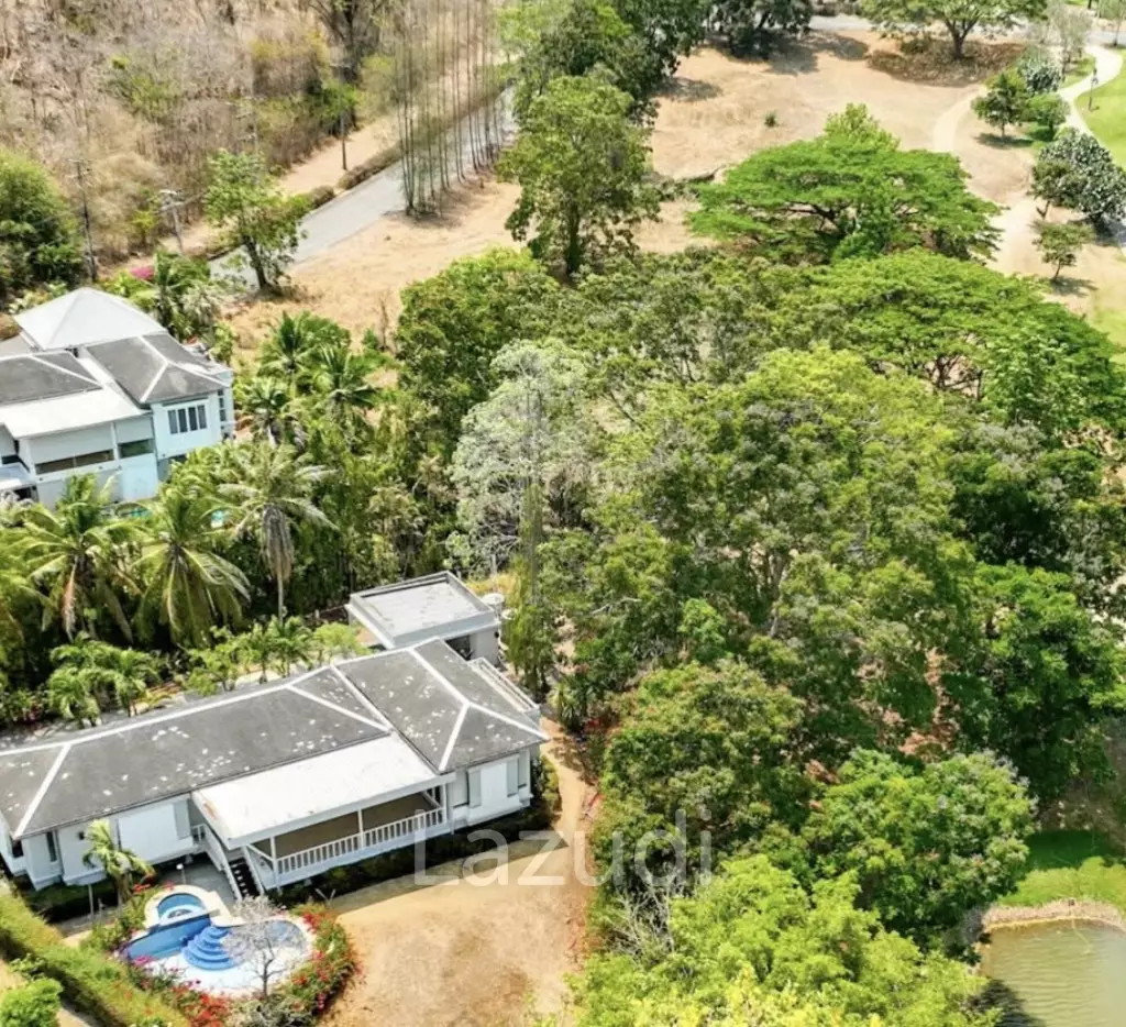 PALM HILLS  : 3 bed exclusive house in Golf course