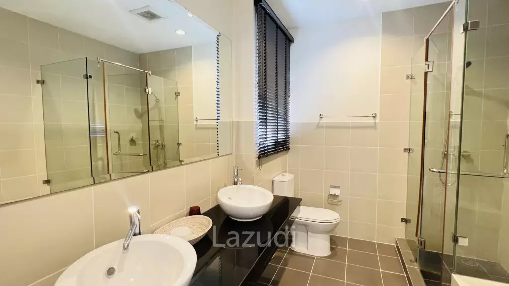 3 Storey Townhouse with Pool in Boathouse