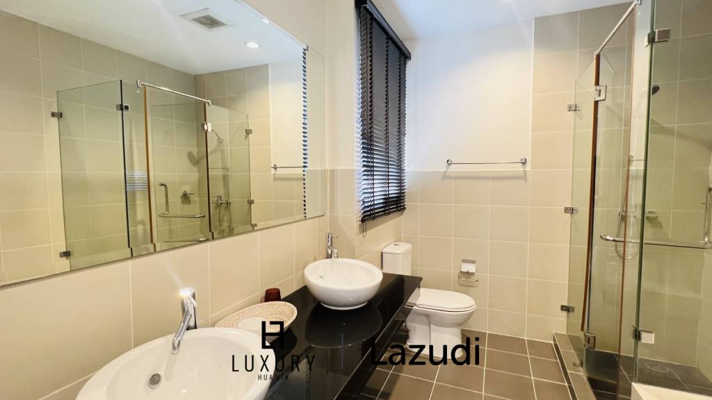 Maison moderne / mitoyenne / avec piscine privée
