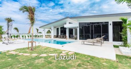 300 sqm modern pool villa in Pran Buri Moda Melody