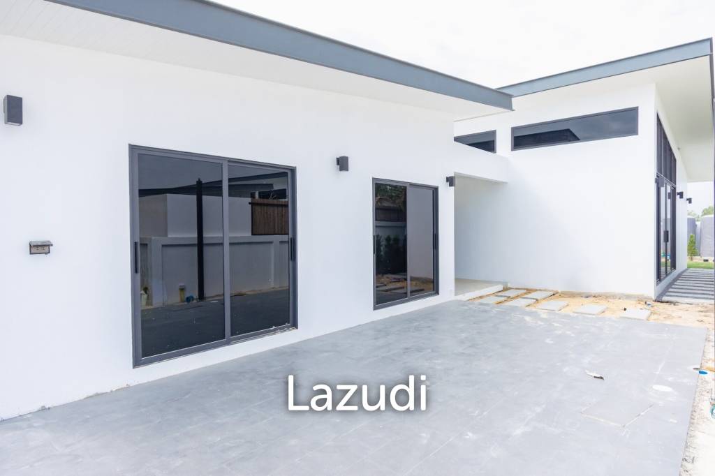 300 sqm modern pool villa in Pran Buri Moda Melody