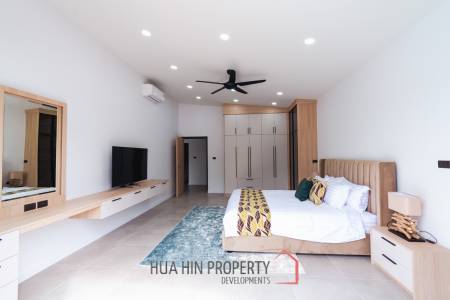 300 sqm modern pool villa in Pran Buri Moda Melody