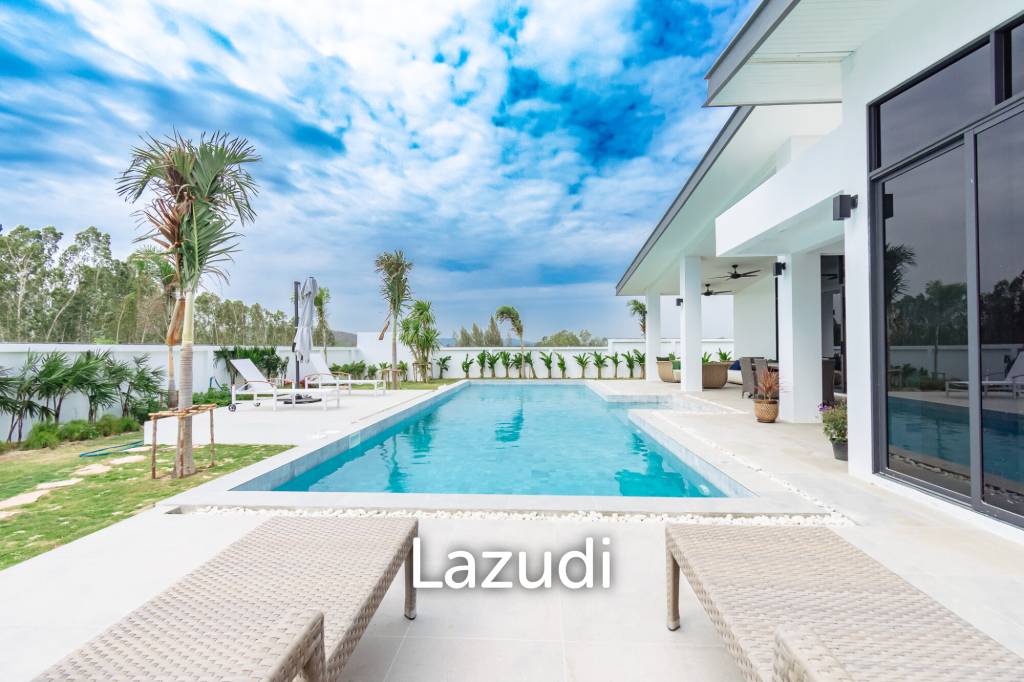 300 sqm modern pool villa in Pran Buri Moda Melody
