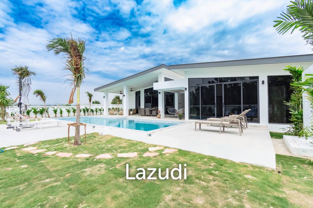 300 sqm modern pool villa in Pran Buri Moda Melody