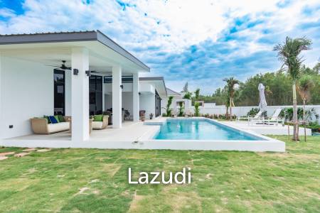 300 sqm modern pool villa in Pran Buri Moda Melody
