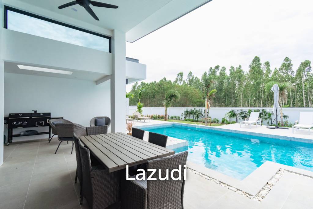300 sqm modern pool villa in Pran Buri Moda Melody