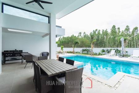 300 sqm modern pool villa in Pran Buri Moda Melody