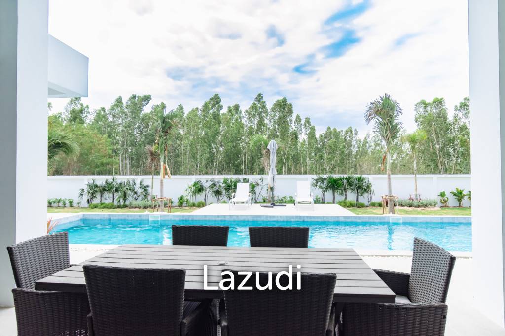 300 sqm modern pool villa in Pran Buri Moda Melody