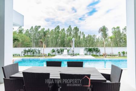 300 sqm modern pool villa in Pran Buri Moda Melody