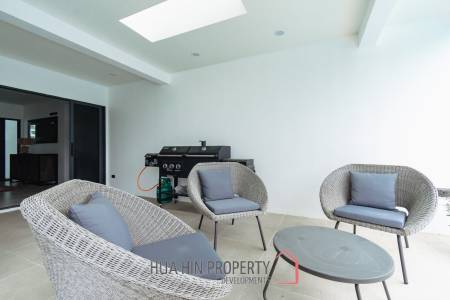 300 sqm modern pool villa in Pran Buri Moda Melody