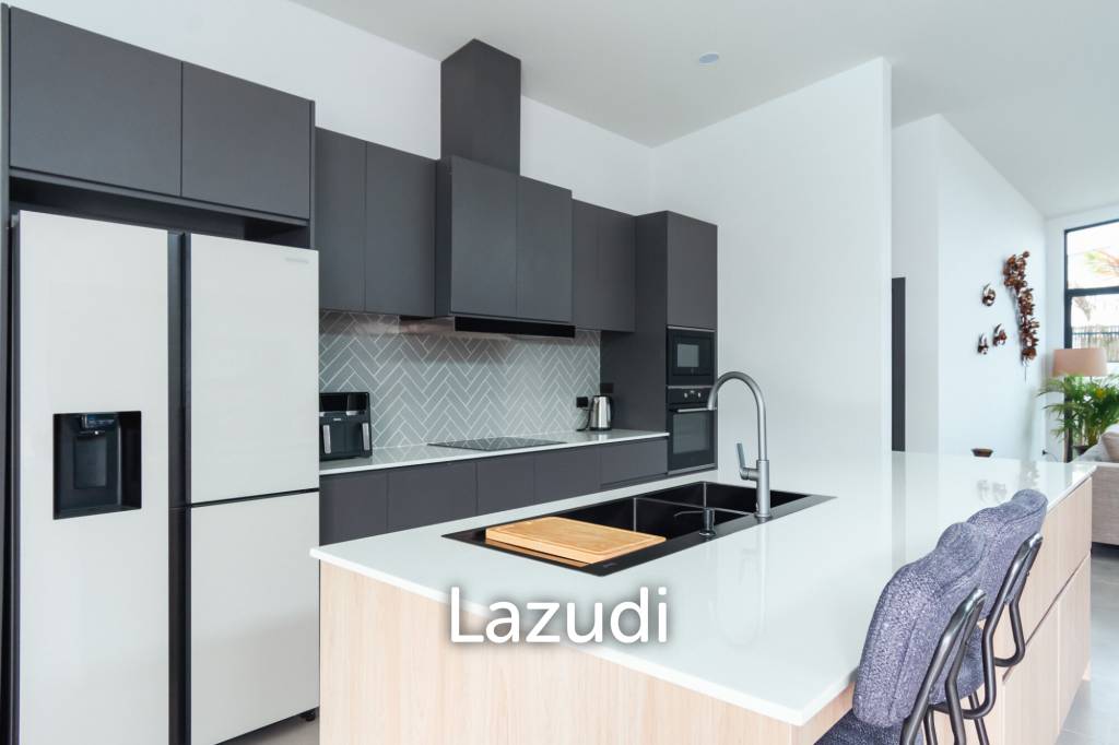 300 sqm modern pool villa in Pran Buri Moda Melody