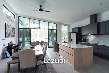 300 sqm modern pool villa in Pran Buri Moda Melody
