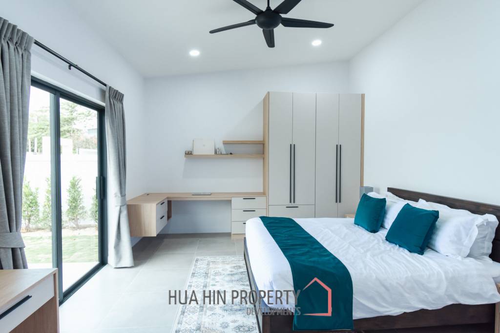 300 sqm modern pool villa in Pran Buri Moda Melody