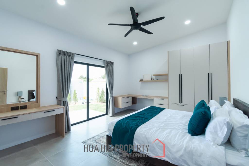 300 sqm modern pool villa in Pran Buri Moda Melody
