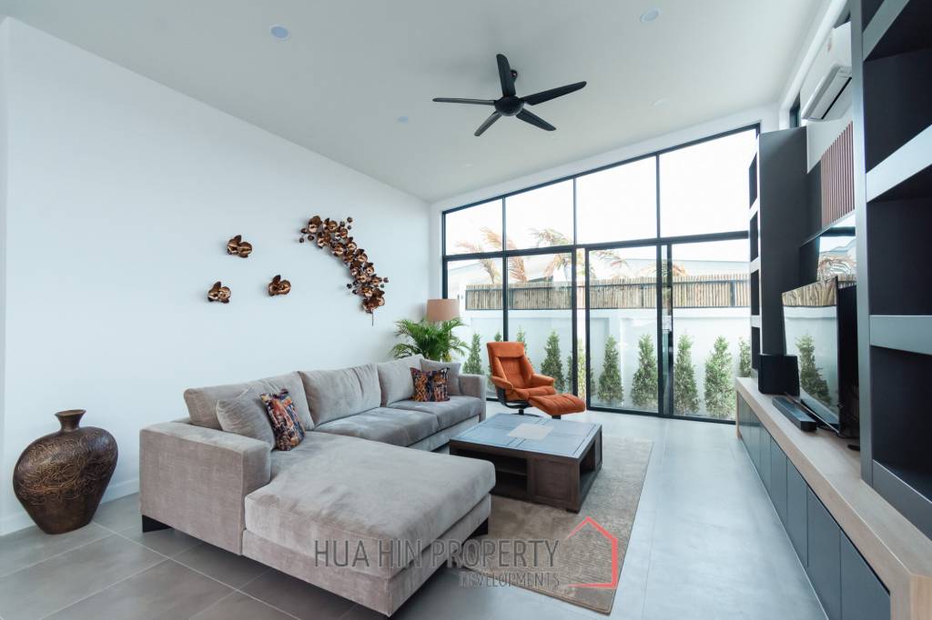 300 sqm modern pool villa in Pran Buri Moda Melody