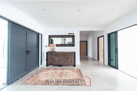 300 sqm modern pool villa in Pran Buri Moda Melody
