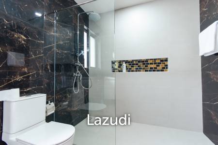 300 sqm modern pool villa in Pran Buri Moda Melody