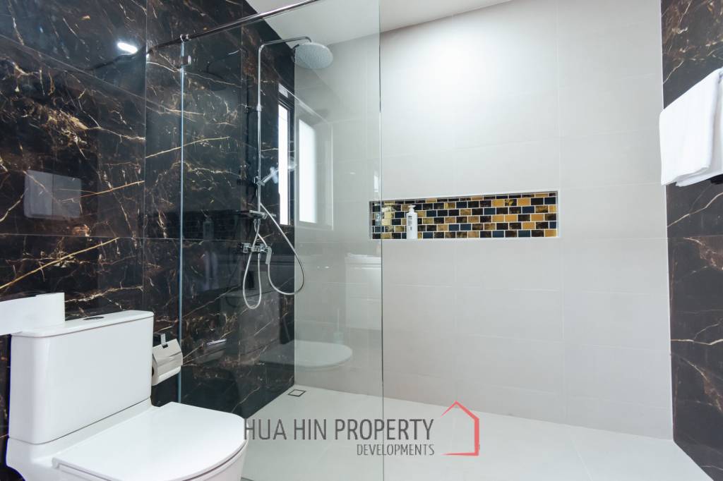 300 sqm modern pool villa in Pran Buri Moda Melody