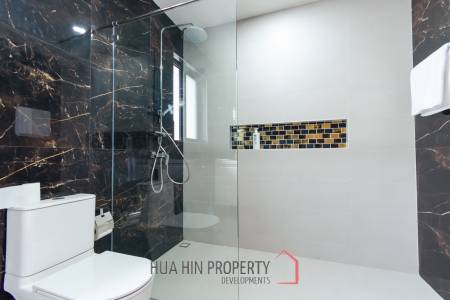 300 sqm modern pool villa in Pran Buri Moda Melody