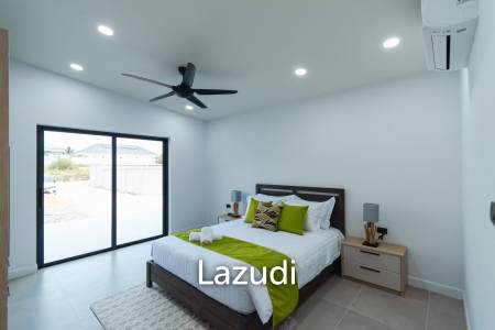 300 sqm modern pool villa in Pran Buri Moda Melody