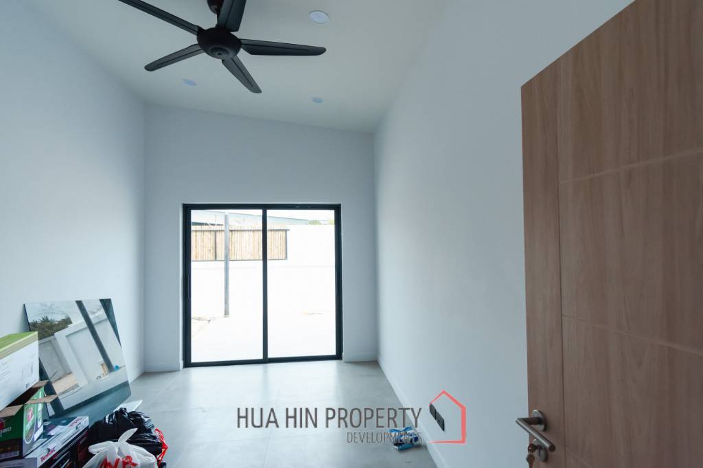 300 sqm modern pool villa in Pran Buri Moda Melody