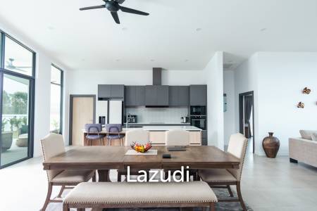 300 sqm modern pool villa in Pran Buri Moda Melody