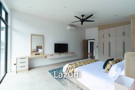 300 sqm modern pool villa in Pran Buri Moda Melody