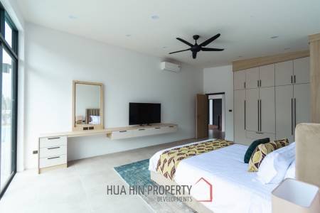 300 sqm modern pool villa in Pran Buri Moda Melody
