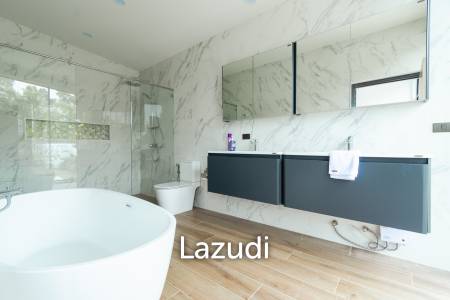 300 sqm modern pool villa in Pran Buri Moda Melody