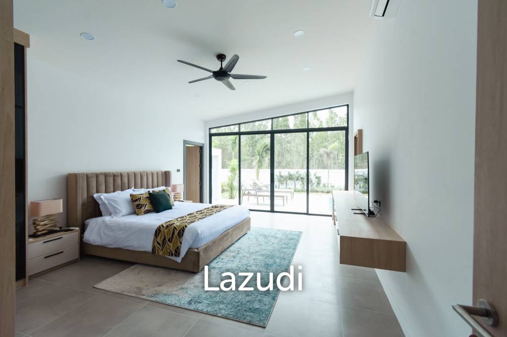 300 sqm modern pool villa in Pran Buri Moda Melody
