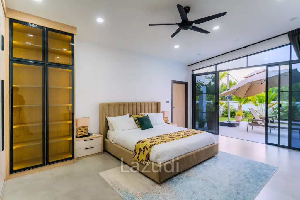 300 sqm modern pool villa in Pran Buri Moda Melody