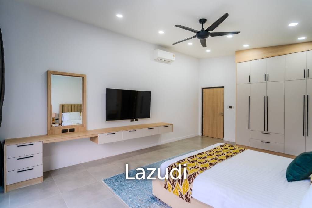 300 sqm modern pool villa in Pran Buri Moda Melody