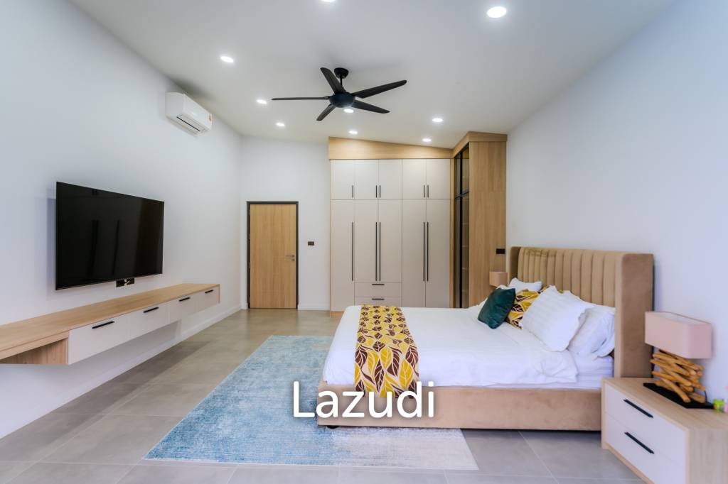 300 sqm modern pool villa in Pran Buri Moda Melody