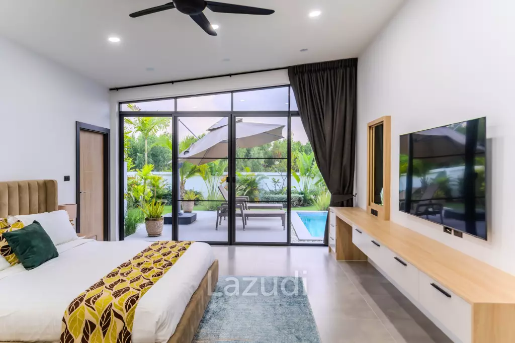 300 sqm modern pool villa in Pran Buri Moda Melody