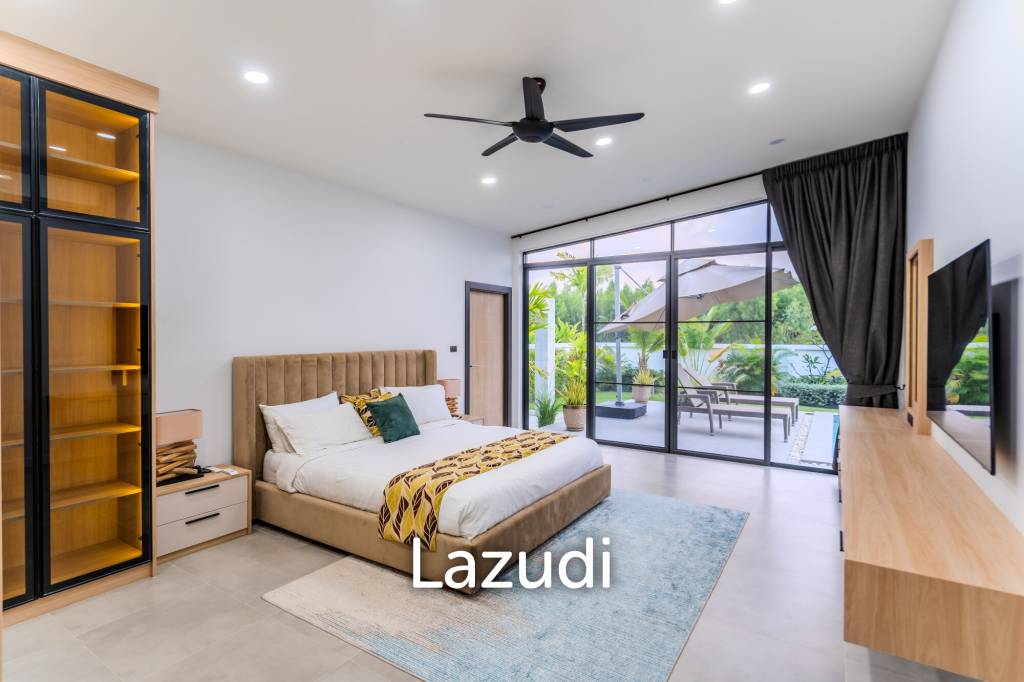 300 sqm modern pool villa in Pran Buri Moda Melody