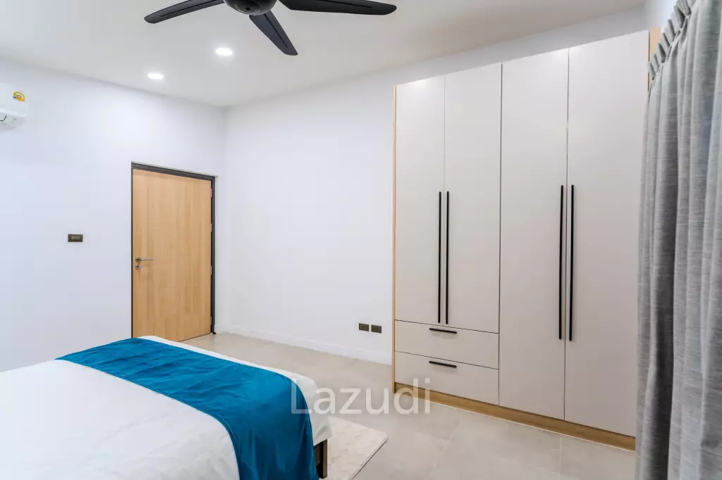 300 sqm modern pool villa in Pran Buri Moda Melody