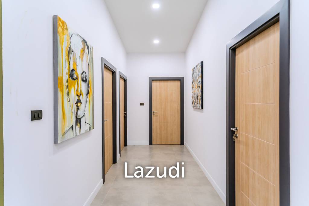 300 sqm modern pool villa in Pran Buri Moda Melody