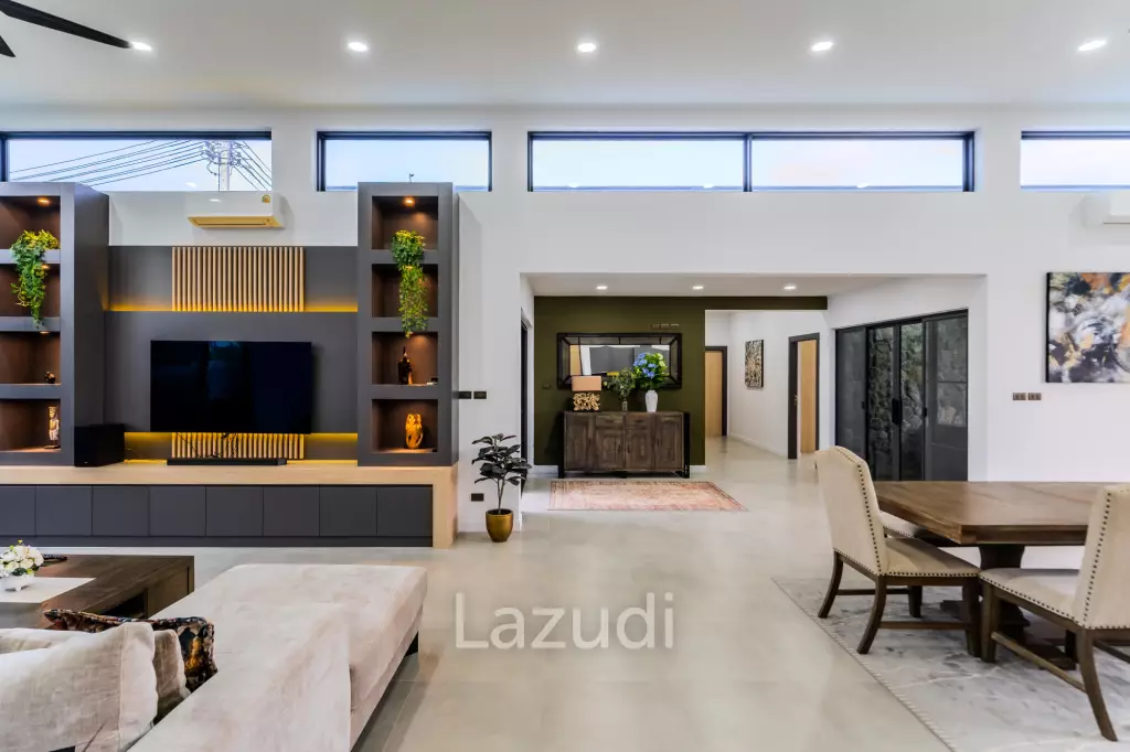 300 sqm modern pool villa in Pran Buri Moda Melody