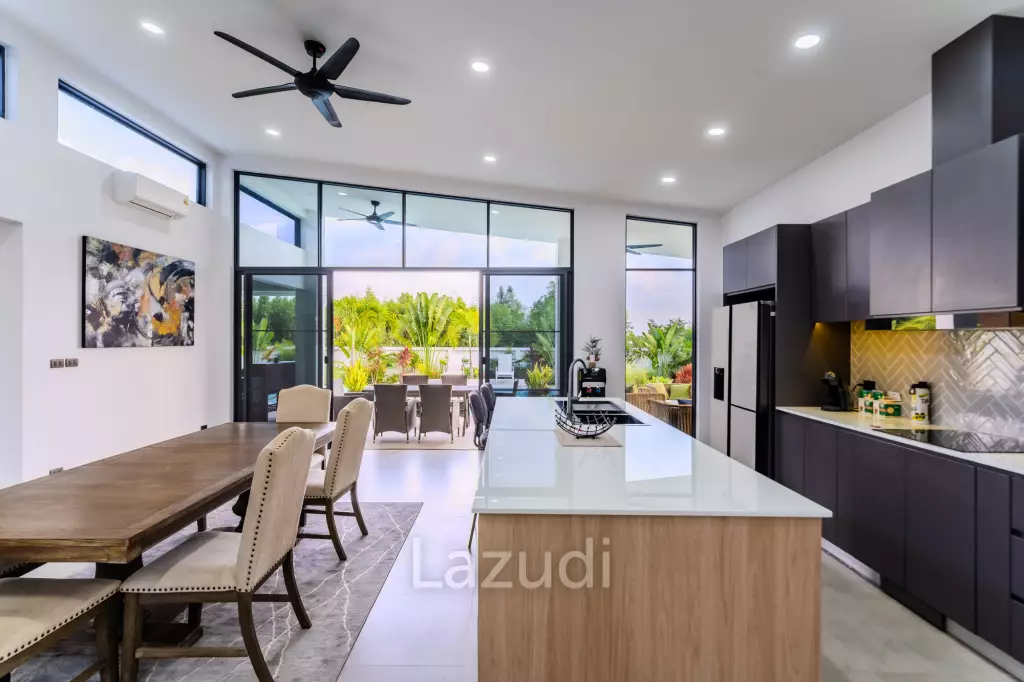 300 sqm modern pool villa in Pran Buri Moda Melody